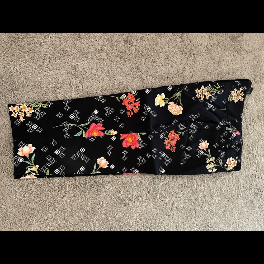 Black flowered capris